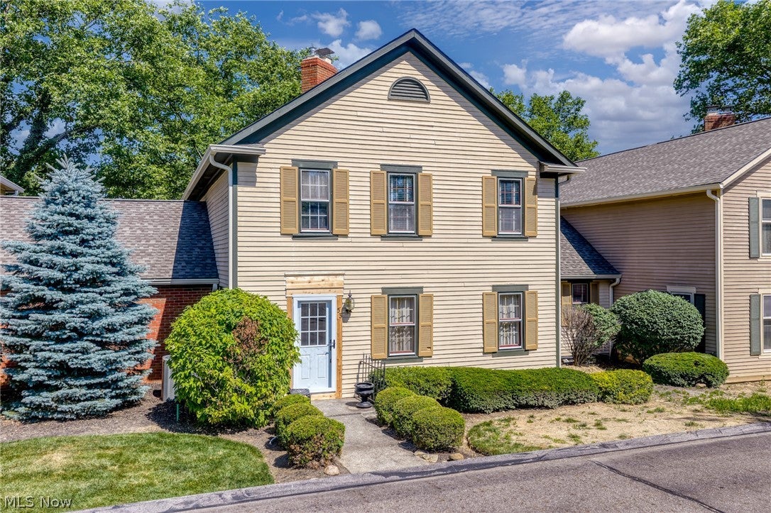 53 Hudson Common Drive — photo