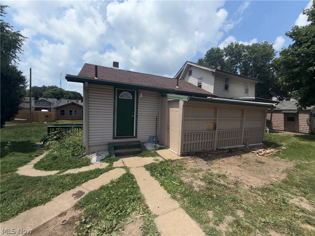 818 Halter Court NW — photo