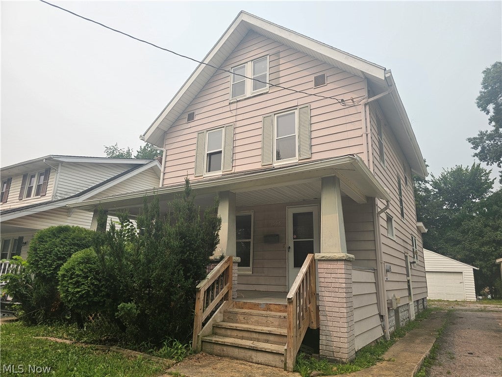 1098 Big Falls Avenue — photo