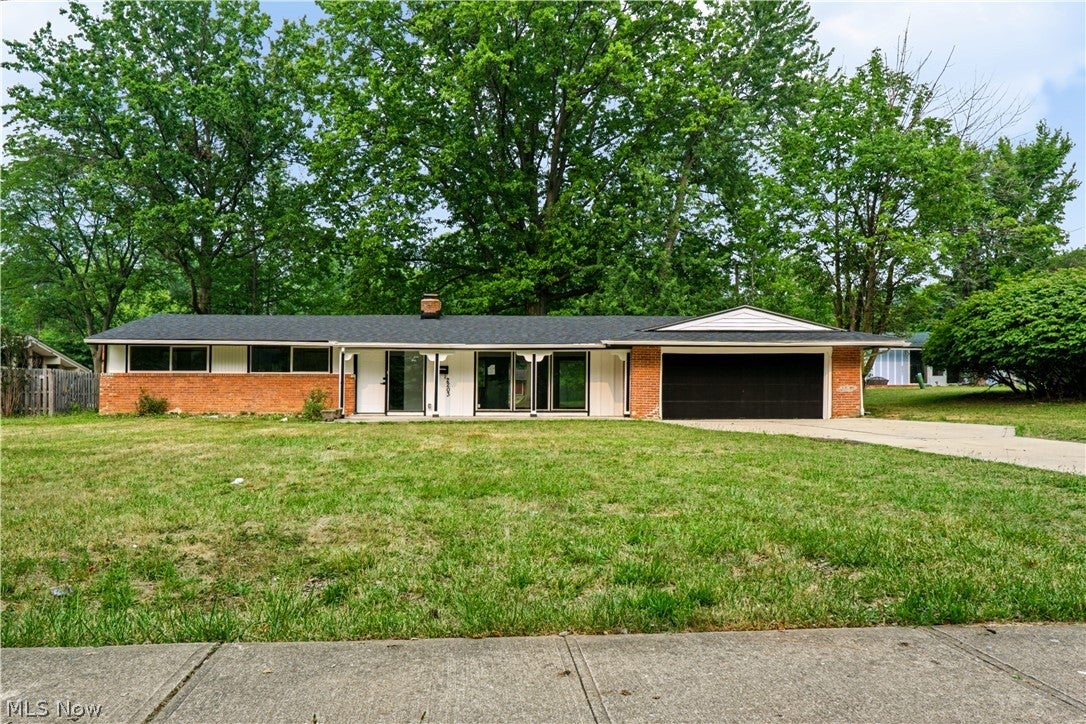2203 Lee Boulevard — photo