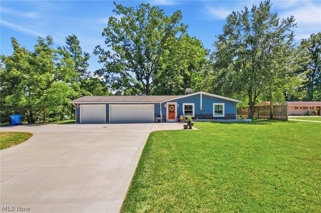 8870 N Spring Valley Park Drive — photo