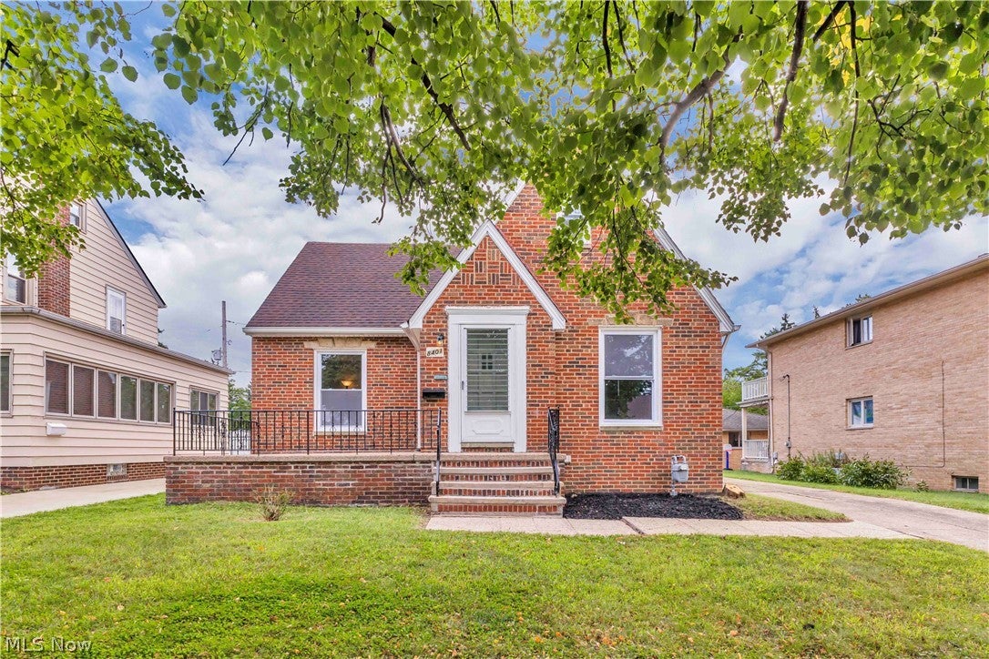 8401 Greenlawn Avenue — photo