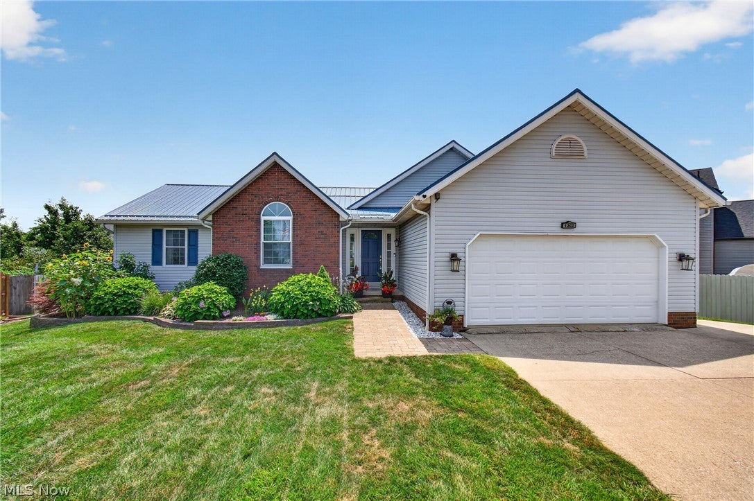 1302 Back Massillon Road — photo