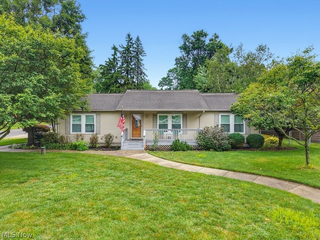 3295 Waterside Drive — photo