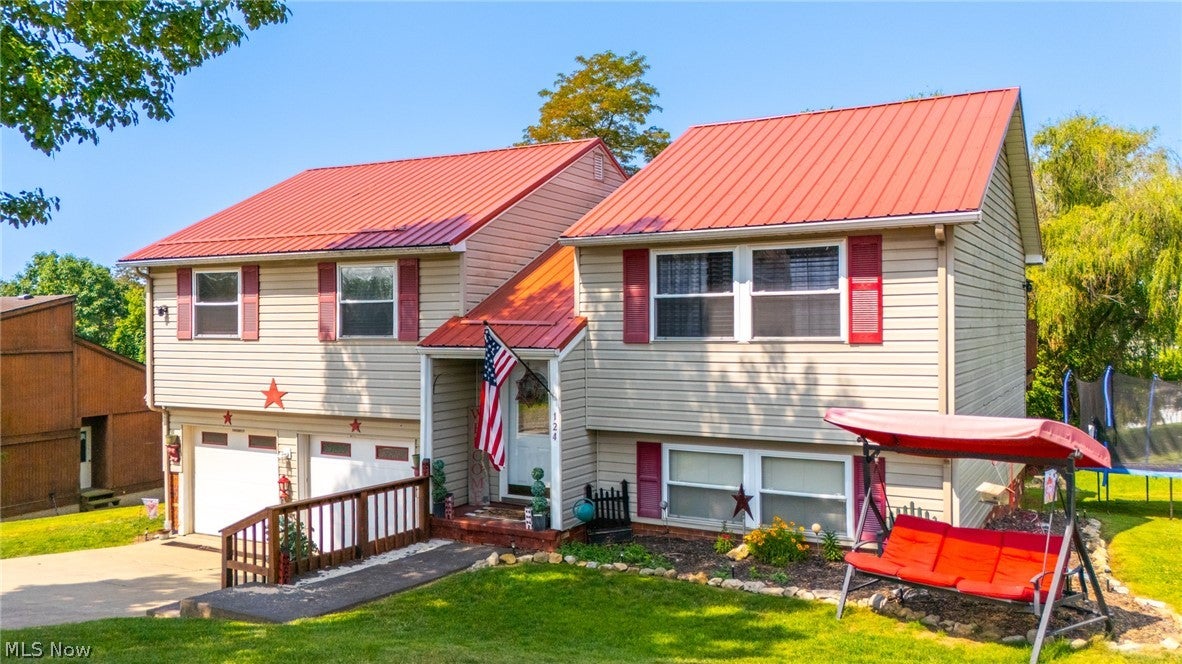 124 Orchard Dr. — photo