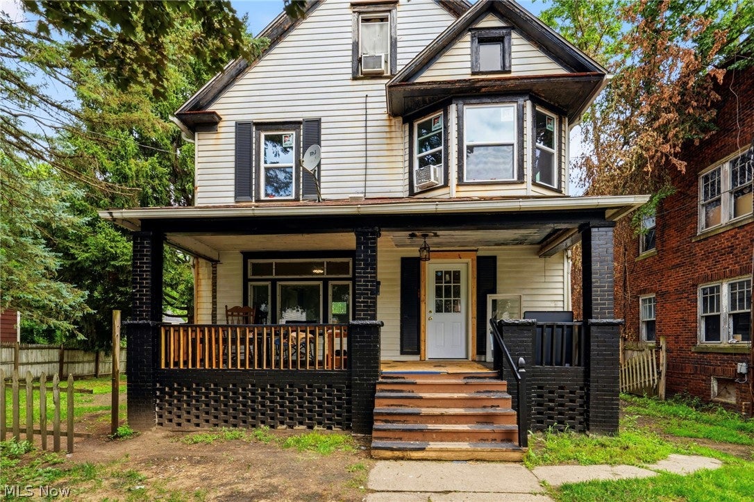 105 W Harrison Street — photo