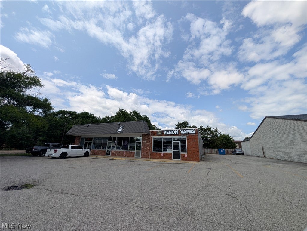 1330 Cooper Foster Park Road W 3 — photo