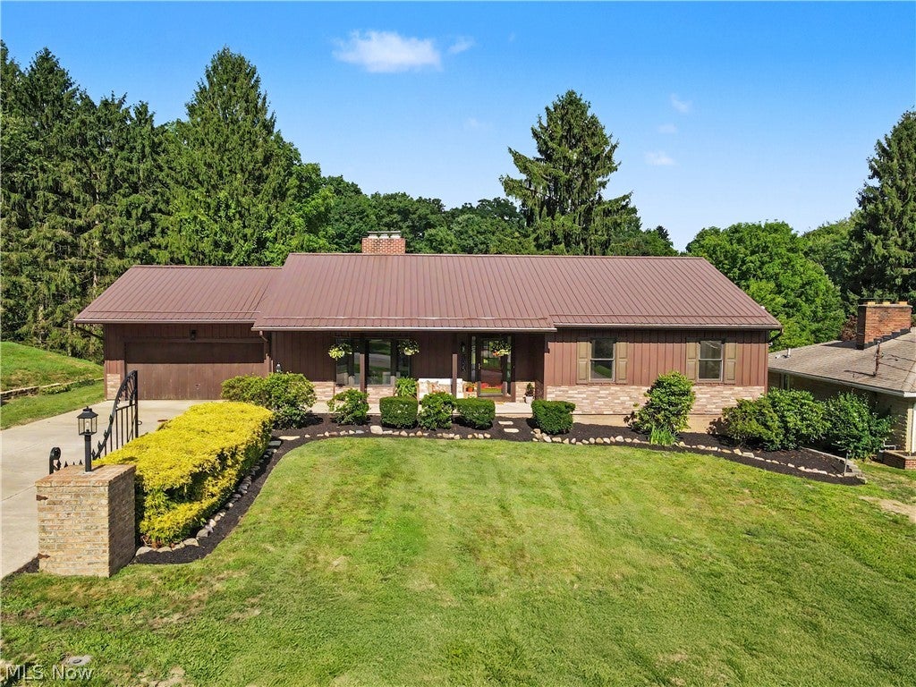1375 Sackett Hills Drive — photo