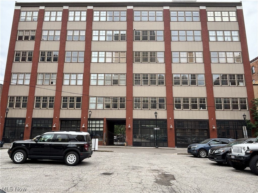1260 W 4th Street 401 — photo