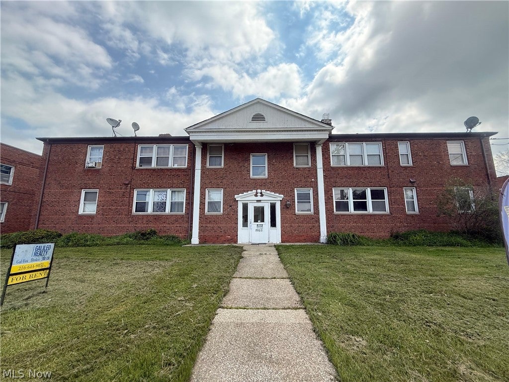 2027 Warrensville Center Road — photo