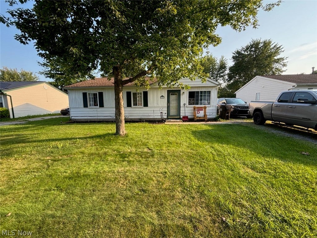 9888 Short Drive — photo