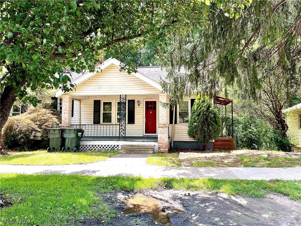 228 E Main Street — photo