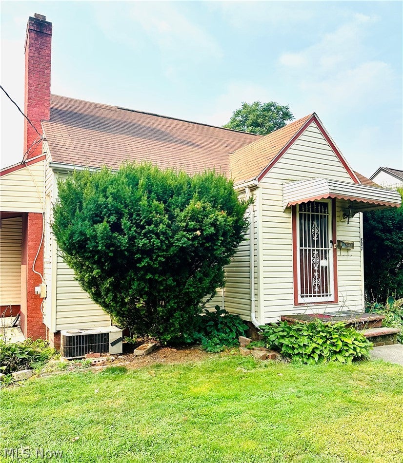 802 Sherlock Place NE — photo