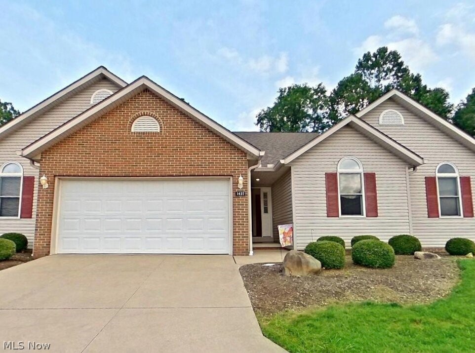 1437 Waters Edge Drive — photo