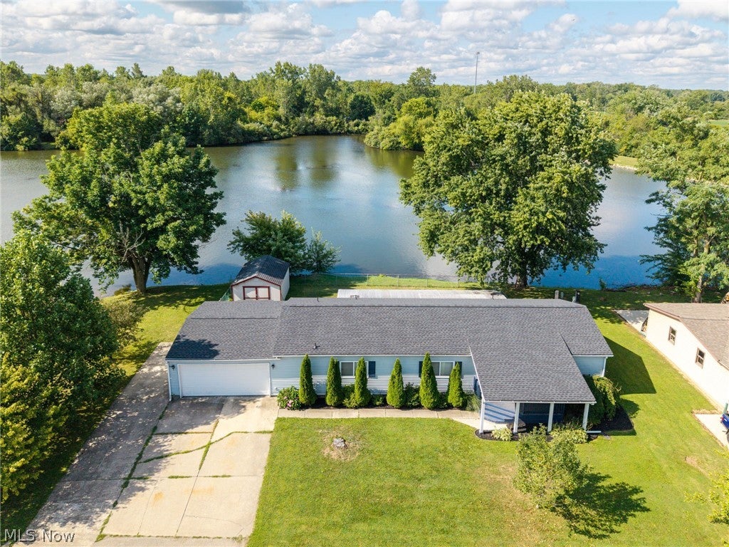 14 Lakeview Court — photo