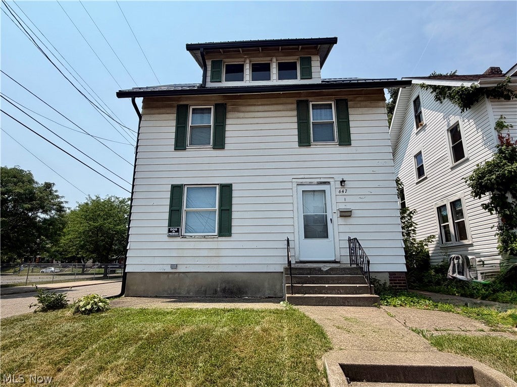 647 Exeter Avenue SW — photo