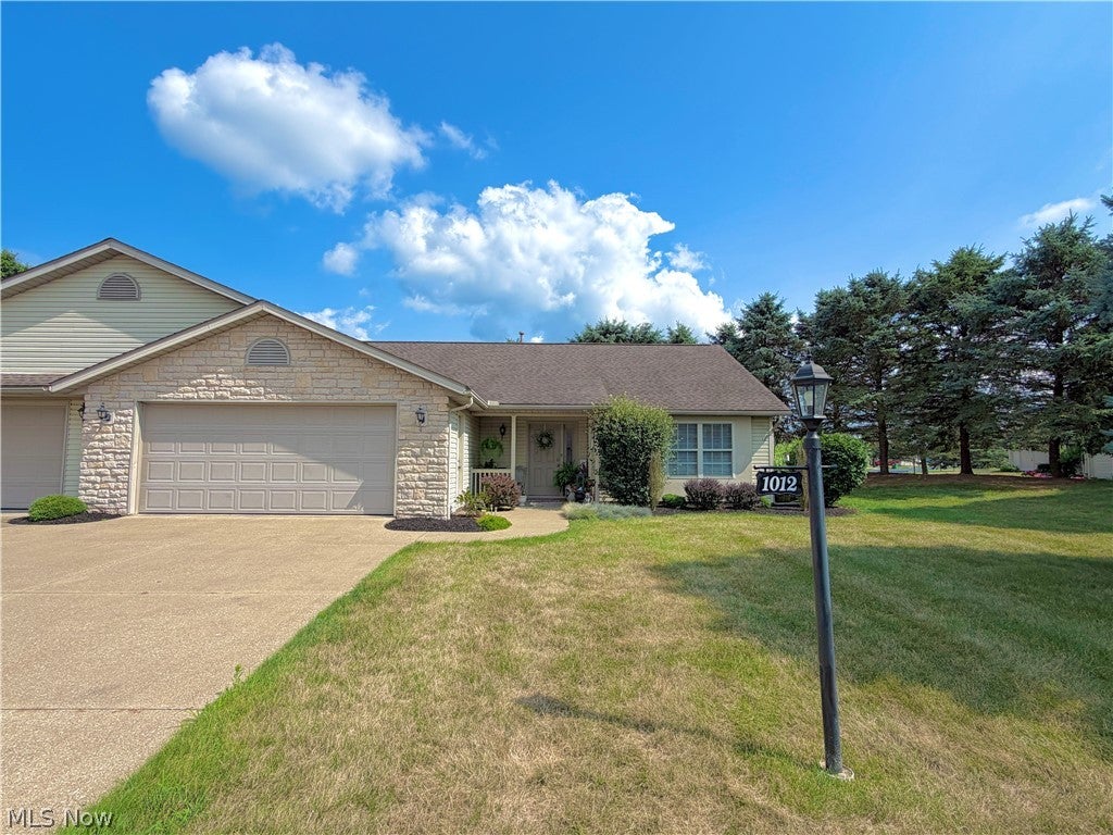 1012 Meadow Drive NW — photo