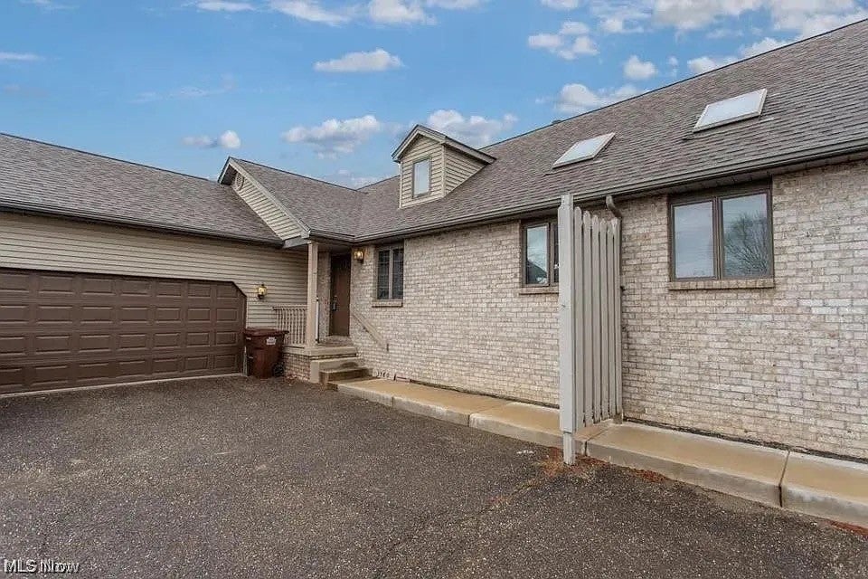 3580 E Western Reserve Road — photo