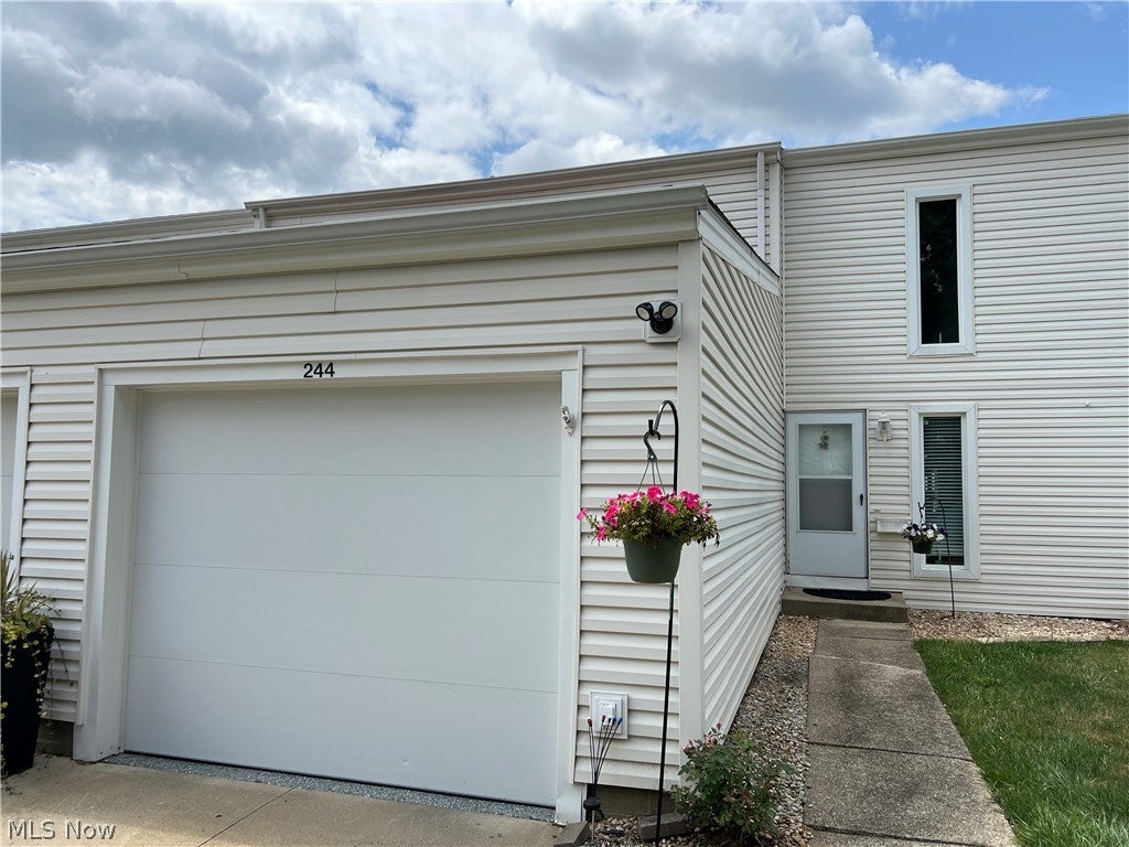 244 Deepwood Drive — photo