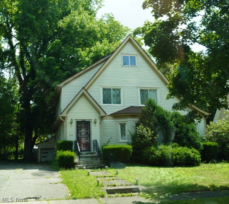 531 Sunset View Drive — photo