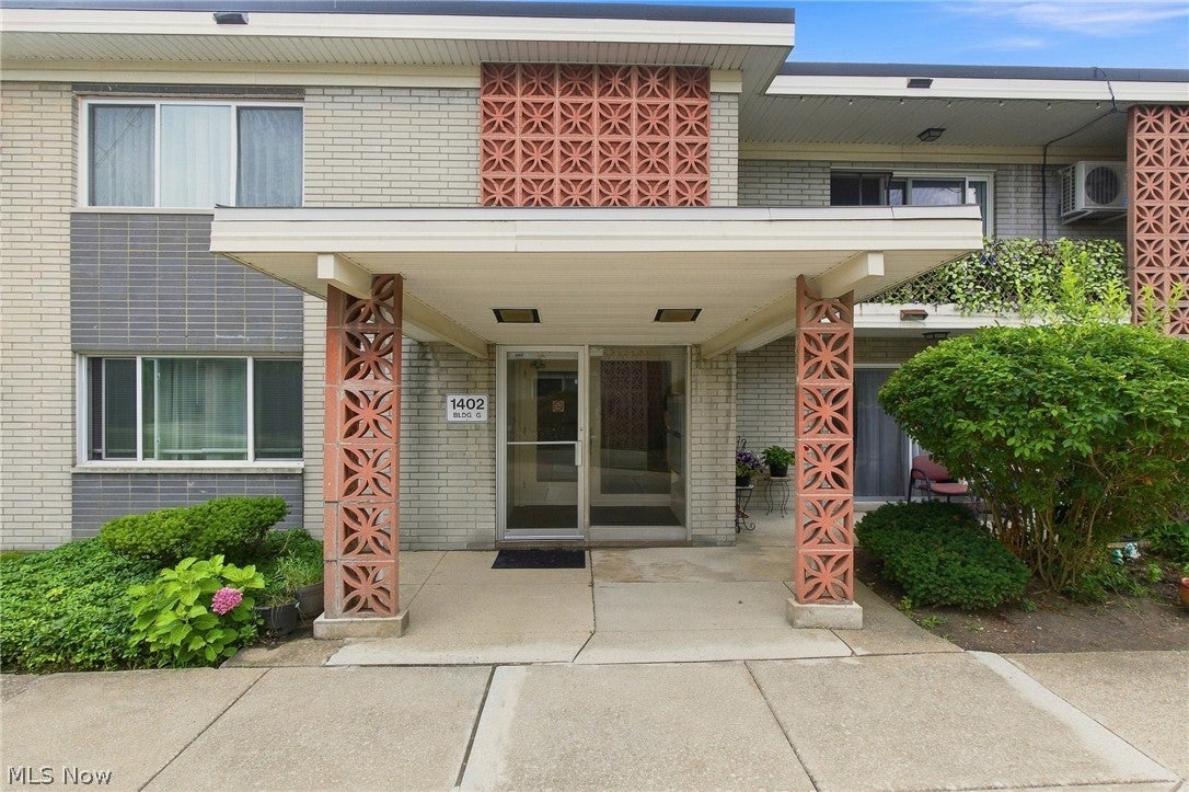 1402 Golden Gate Boulevard G203 — photo