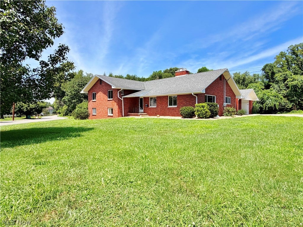961 Lakeview Drive — photo