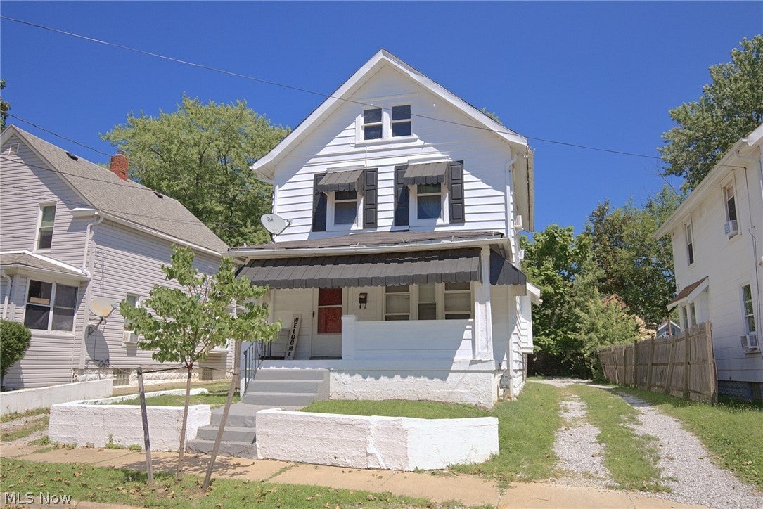 1375 Hart Street — photo