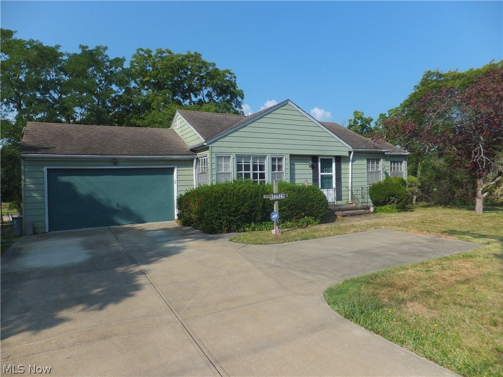 12929 W Pleasant Valley Road — photo