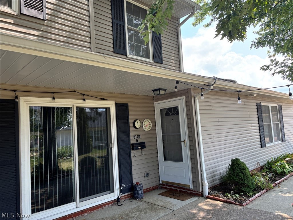 8140 Independence Drive — photo