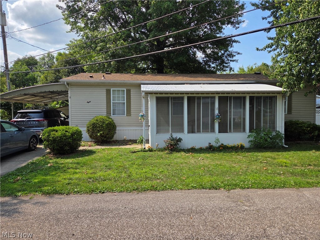 8 Maple Drive — photo