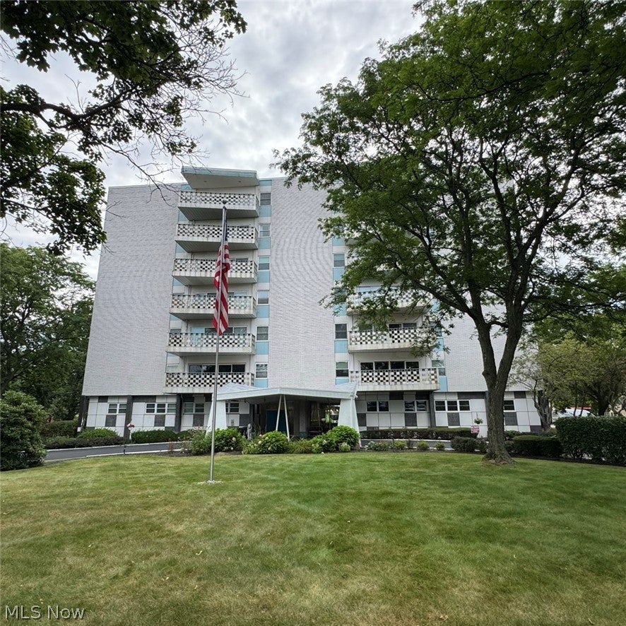 275 N Portage Path — photo
