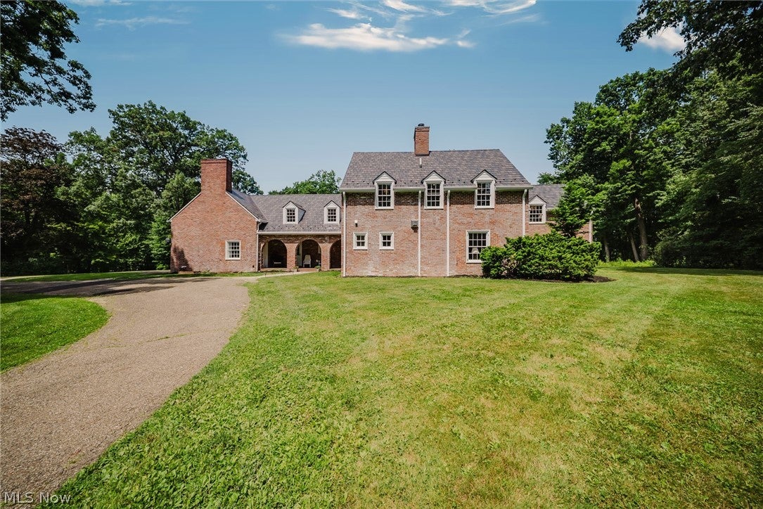 1322 Springhill Lane NE — photo