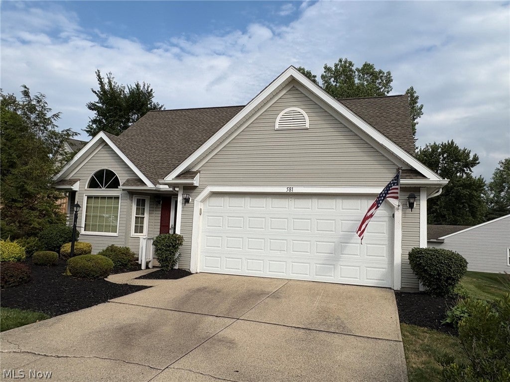 581 Thornberry Lane — photo