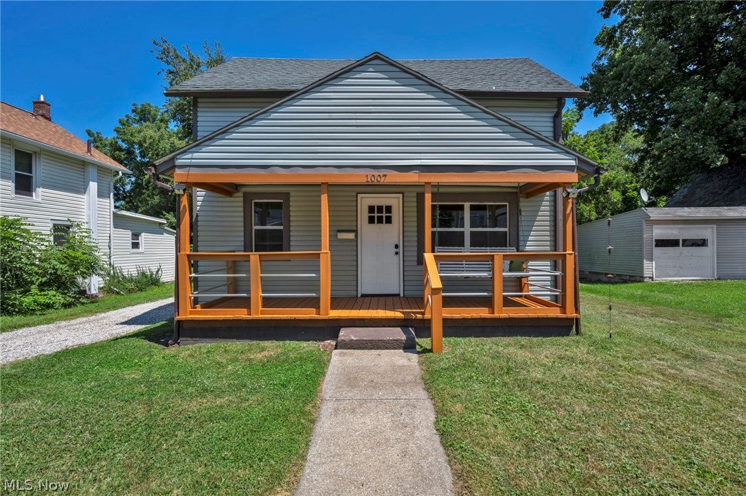1007 Lake Avenue — photo