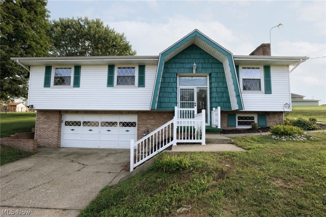 108 Dennis Lane — photo