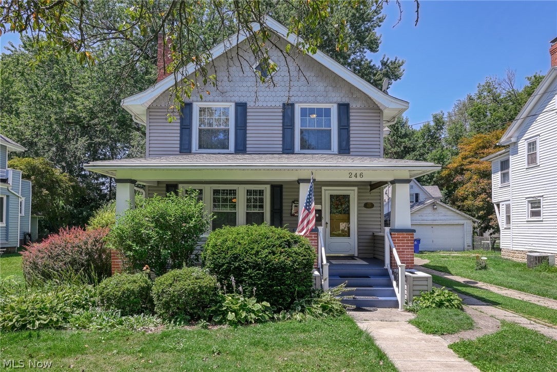 246 Lawrence Street — photo