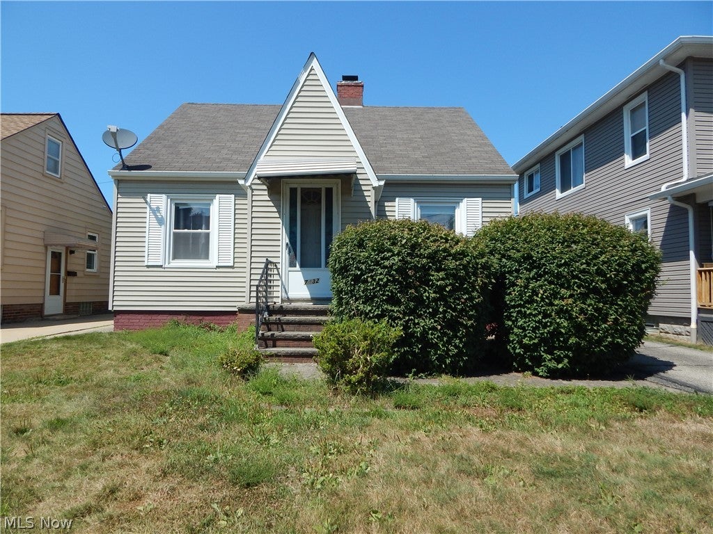 7432 Outlook Avenue — photo