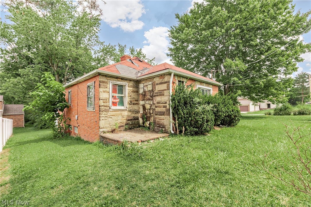 16725 Findlay Street — photo
