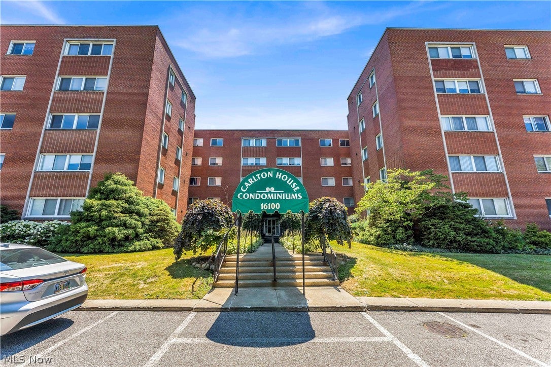 16100 Van Aken Boulevard — photo