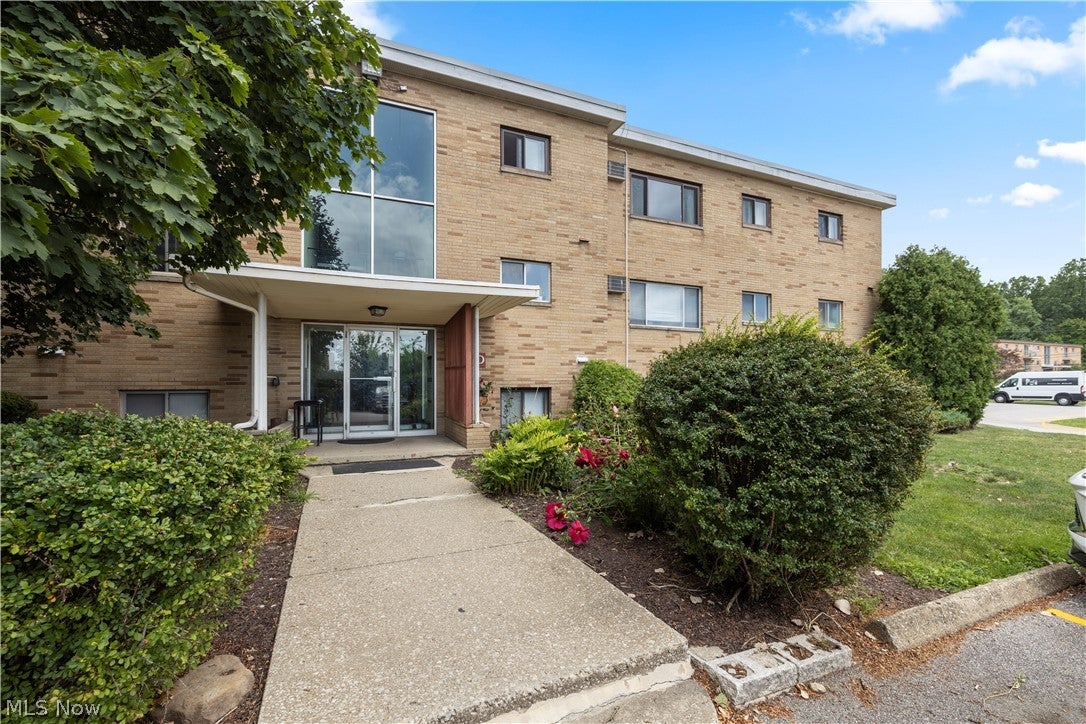 5200 Royalton Road D12 — photo