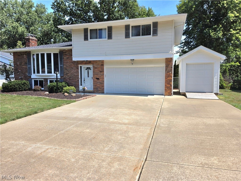 7095 Hoover Drive — photo