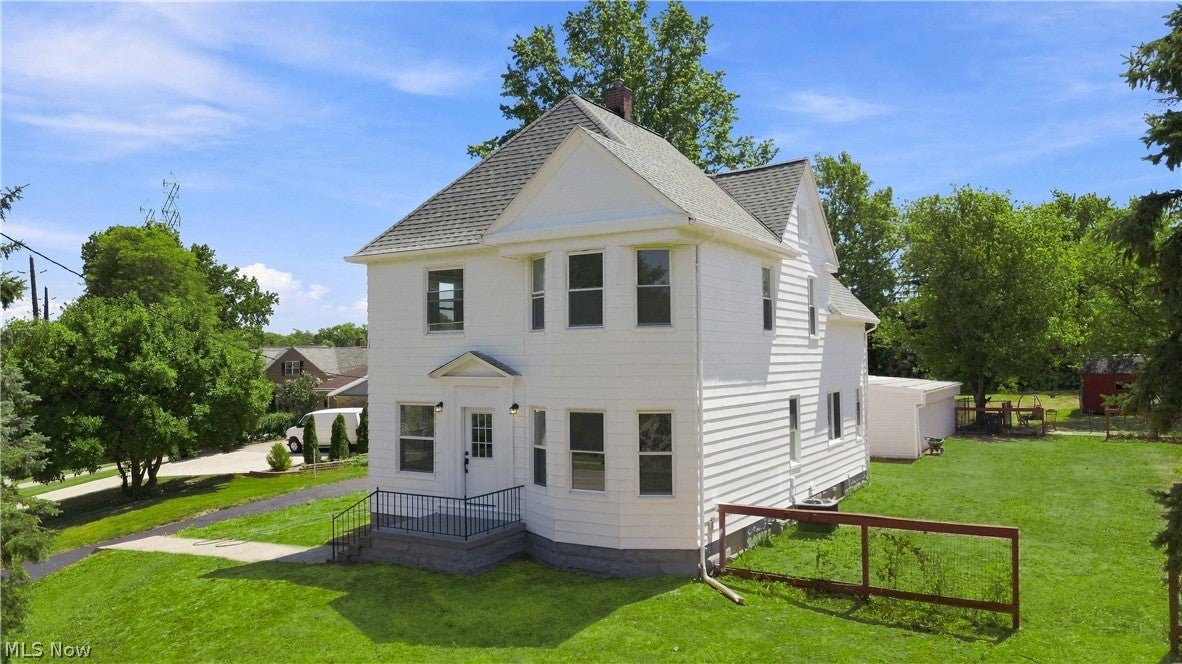 3223 W Pleasant Valley Road — photo