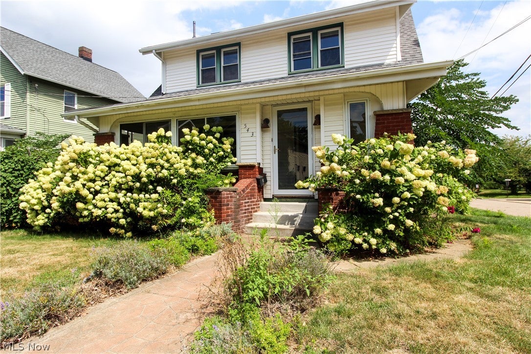 543 W Maple Street — photo