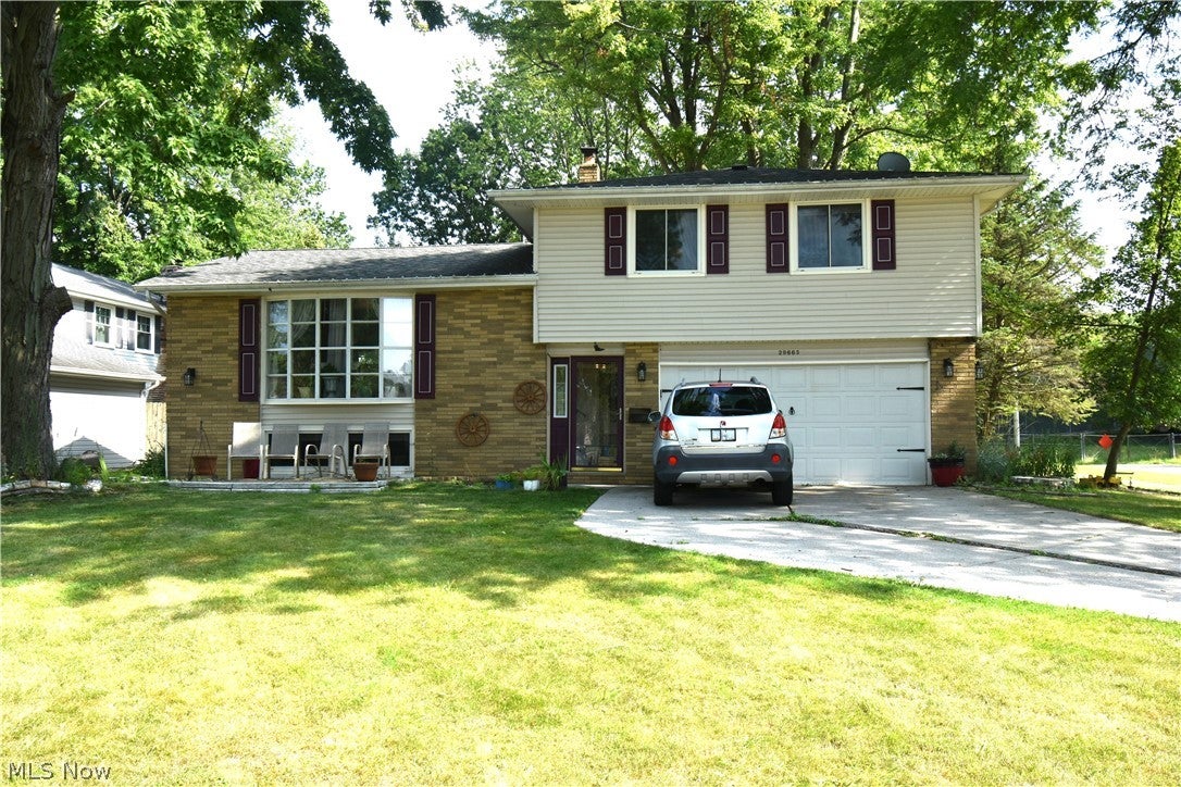 29663 Sutton Drive — photo