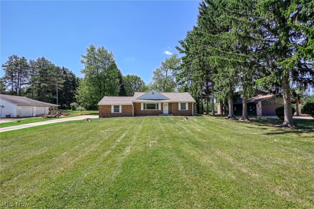 7570 Richmond Road — photo