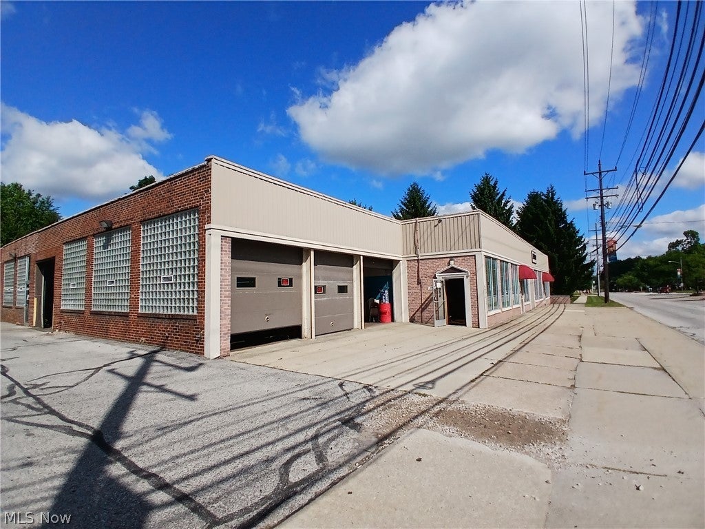 6950 Brecksville Road — photo