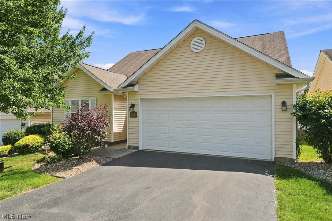 843 Cedar Way — photo