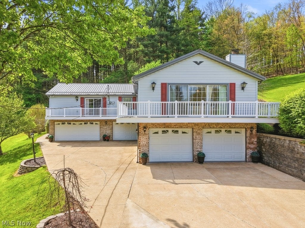 411 E Mohawk Drive — photo