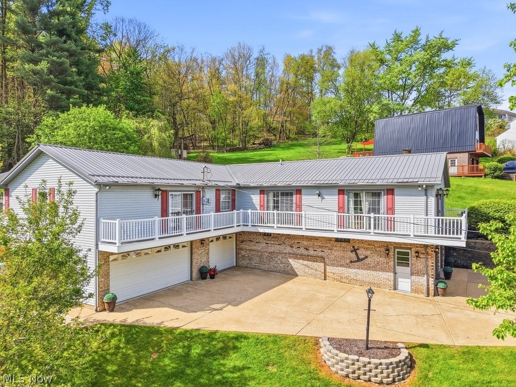 411 E Mohawk Drive, Malvern, OH 44644 — photo 2