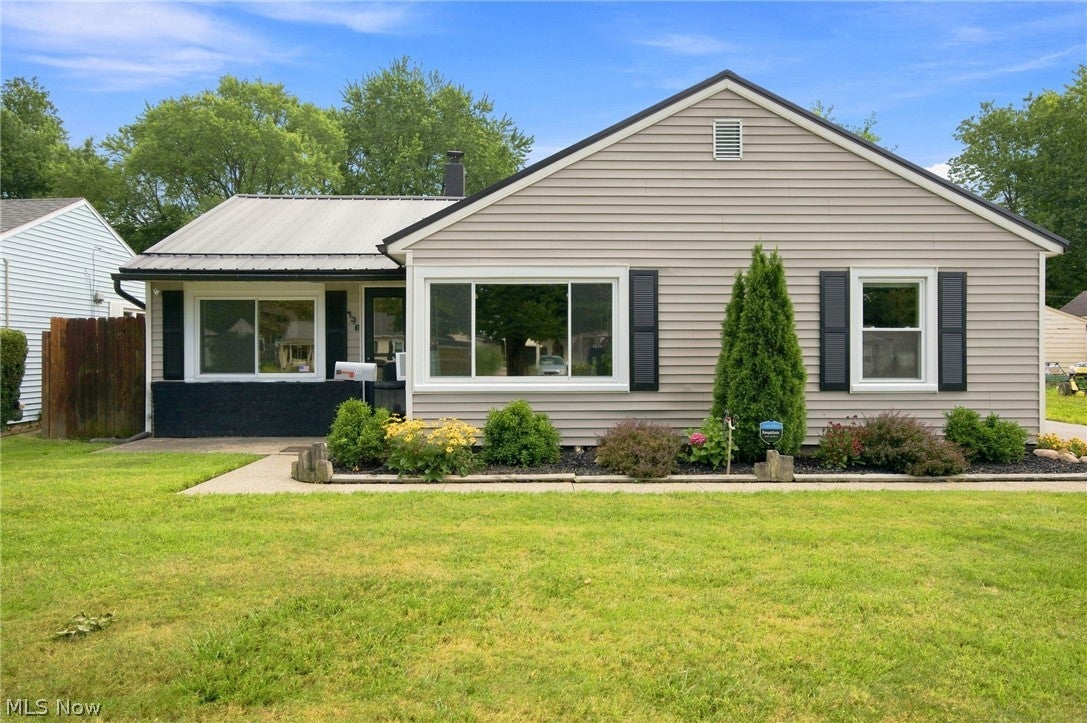 145 Hawthorne Drive — photo